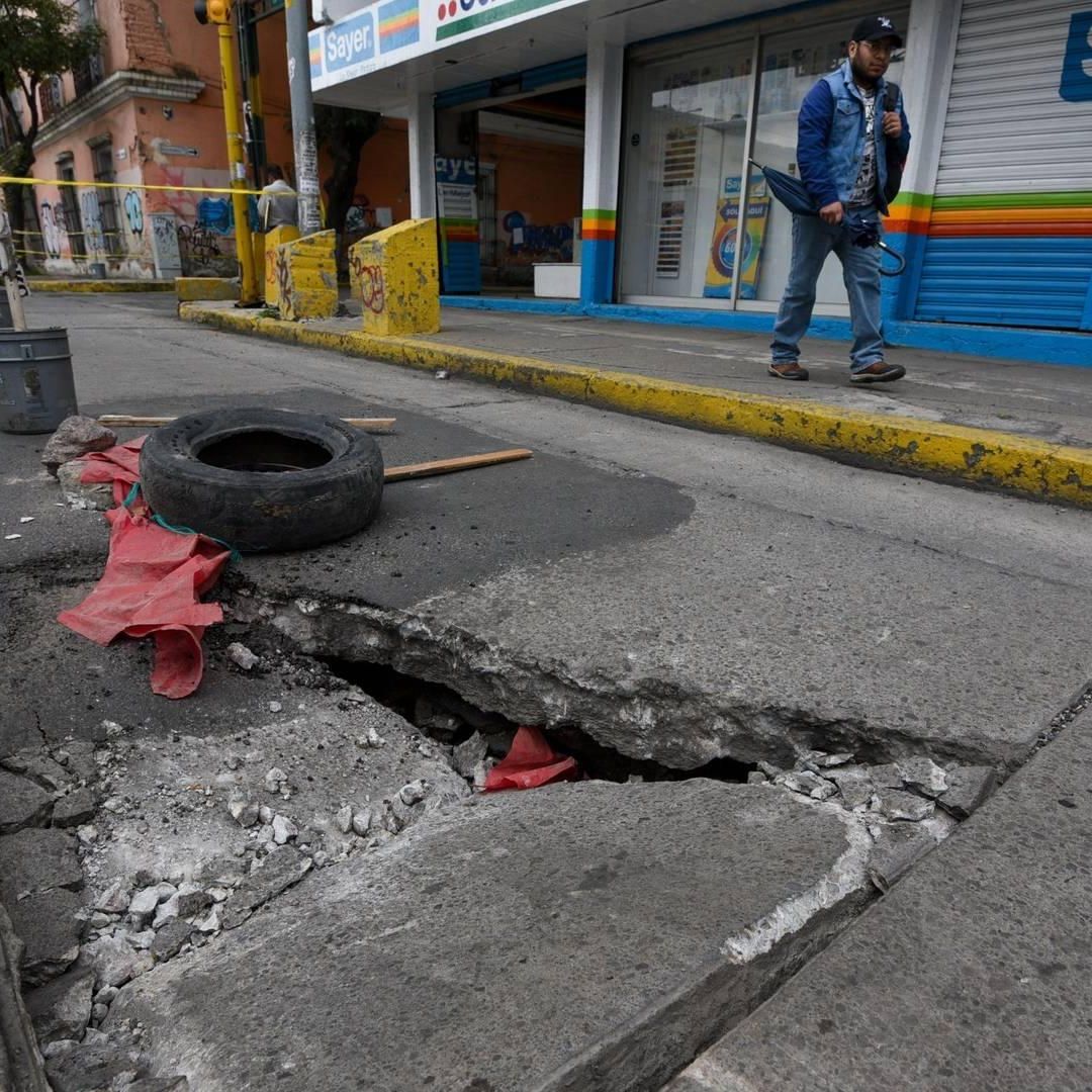 Las lluvias agravan los socavones en Héroes Coacalco